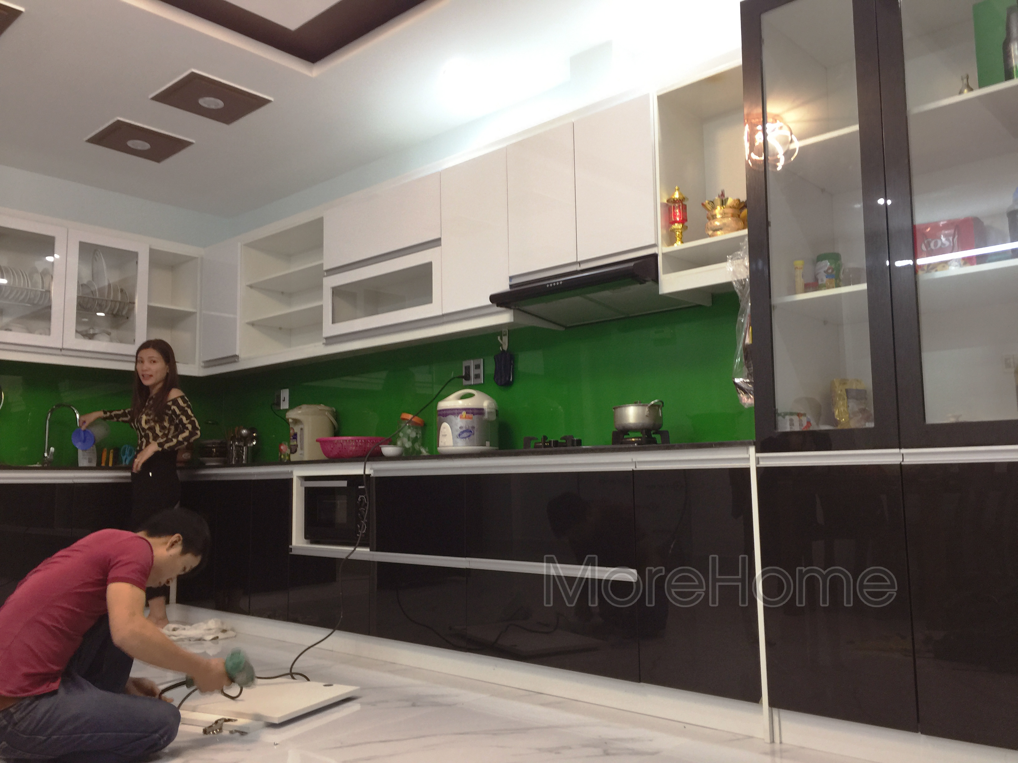 Tu bep acrylic an cu...